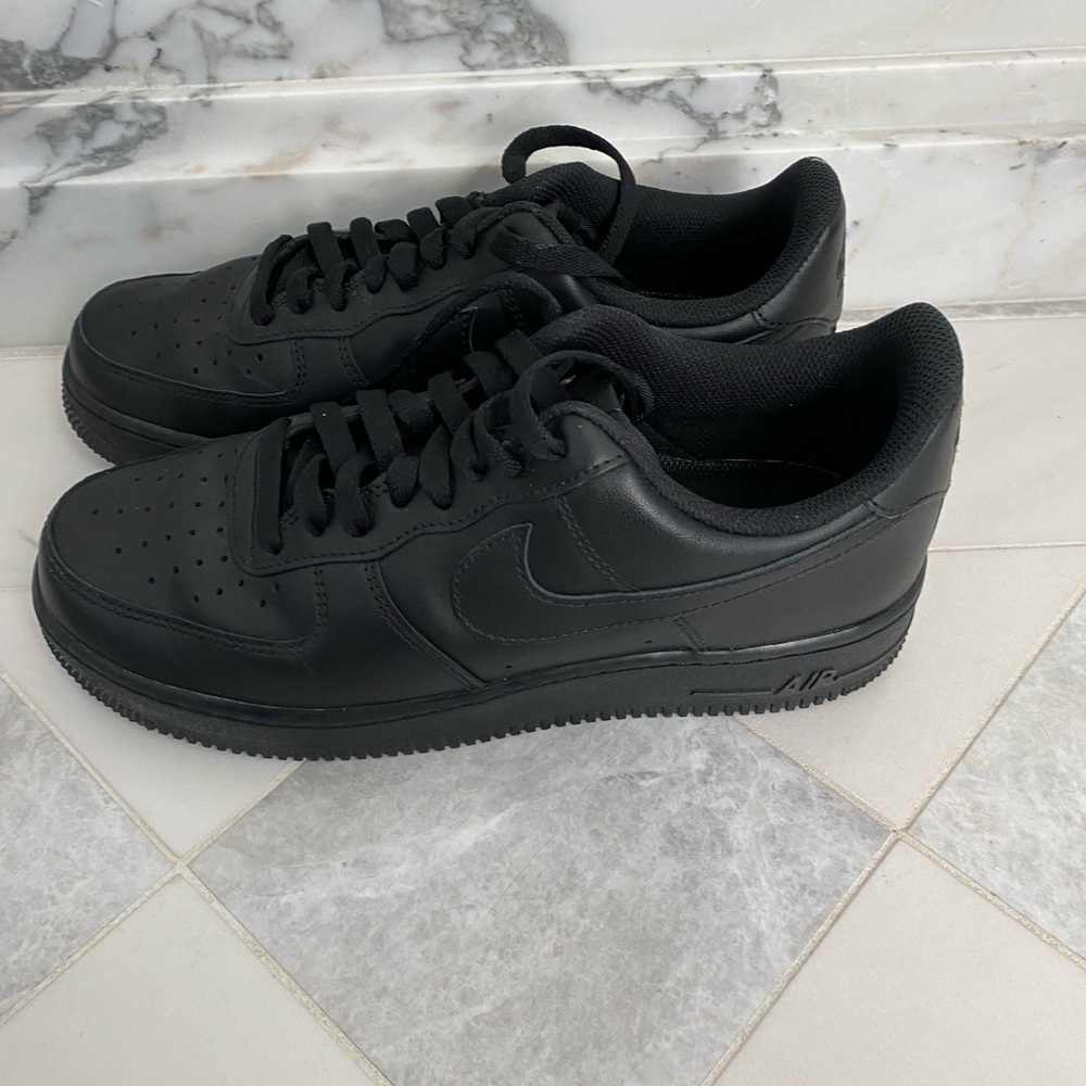 Black Nike Air Forces (BRAND NEW)